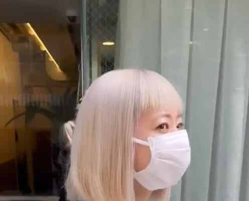 伊藤千晃、ホワイトブロンドヘアに大胆イメチェンで“リアルソフィー”?「派手髪似合う」「美しい」の声