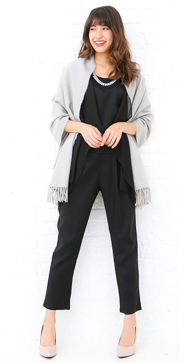 ネックビジュー付き☆ドレープシフォントップス×テーパードパンツセットアップ「神戸レタス」4,290円(税込)/画像提供:神戸レタス