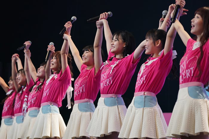 =LOVEファーストコンサート「初めまして、=LOVEです。」(提供写真)