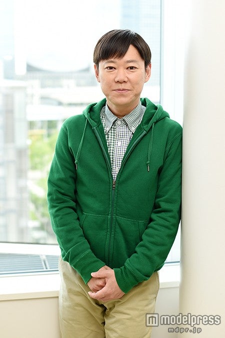 モデルプレスのインタビューに応じた阿部サダヲ