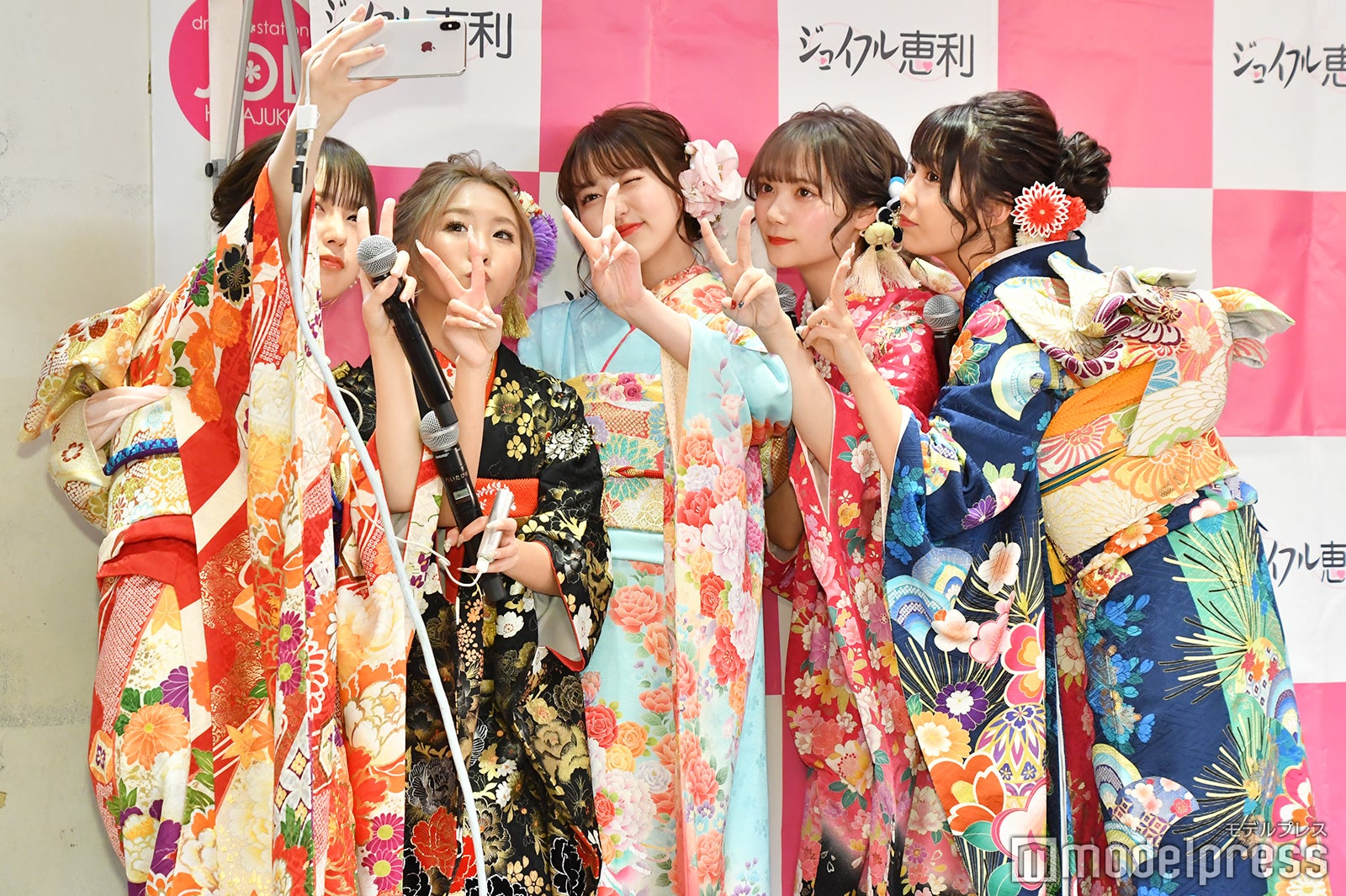 左から：なえなの、蘇武星香、れいたぴ、倉田乃彩、高橋かの （C）モデルプレス