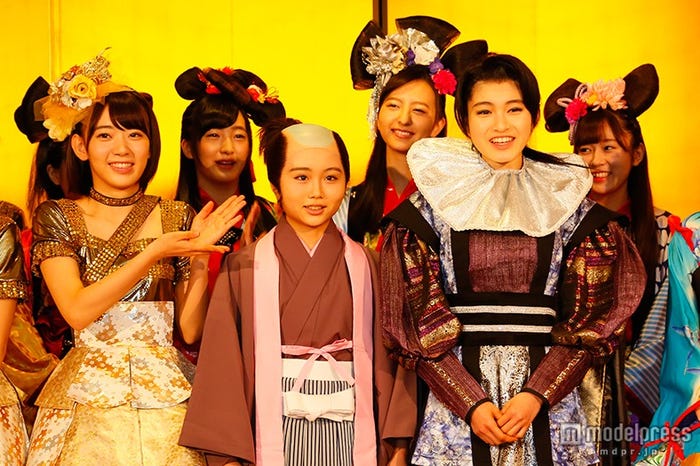 宮脇咲良、新キャストの秋吉優花、神志那結衣「HKT48指原莉乃座長公演」(C)AKS