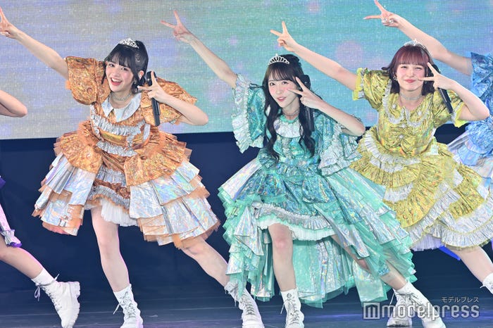 鎮西寿々歌、櫻井優衣、早瀬ノエル(C)モデルプレス