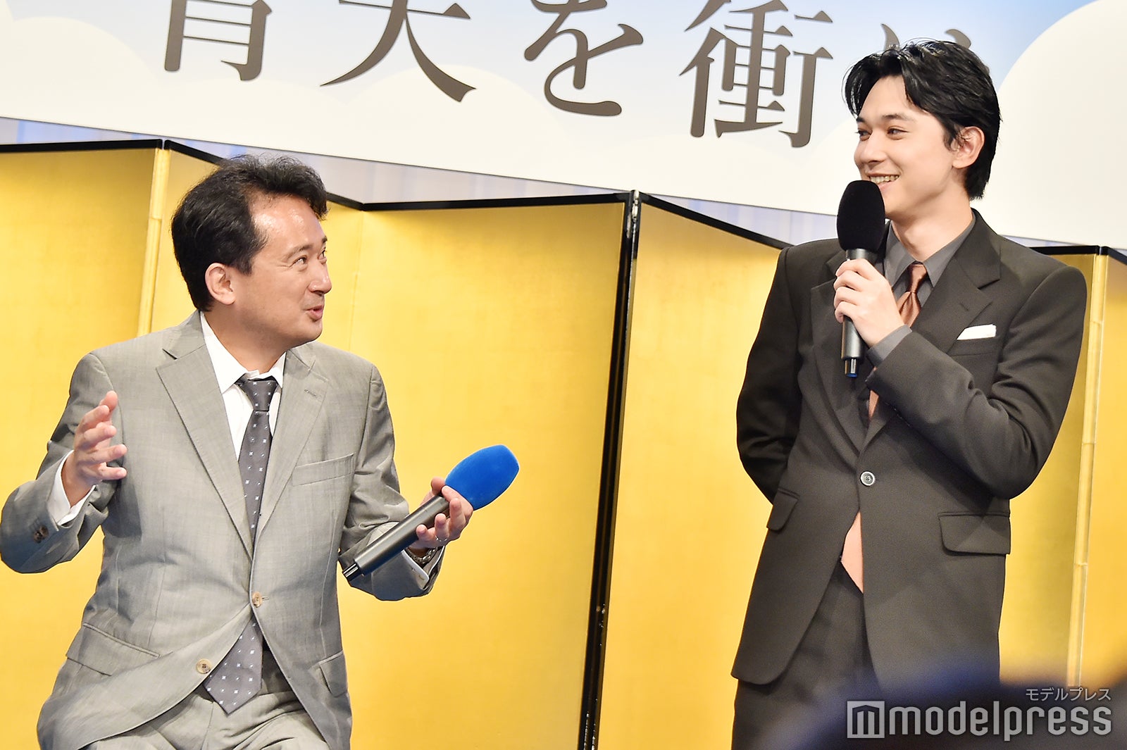 菓子浩、吉沢亮（C）モデルプレス