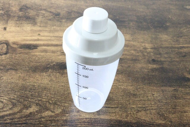 ダイソー　お手軽シェイクボトル