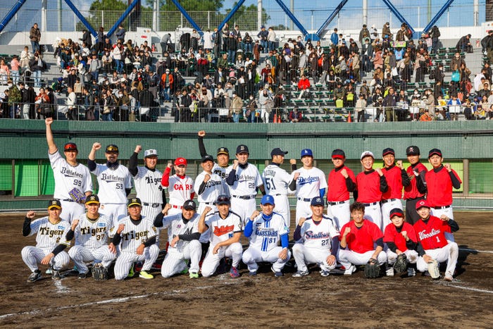 「第13回プロ野球レジェンド軍vs芸能人オールスターズ野球対決」出演者(C)カンテレ