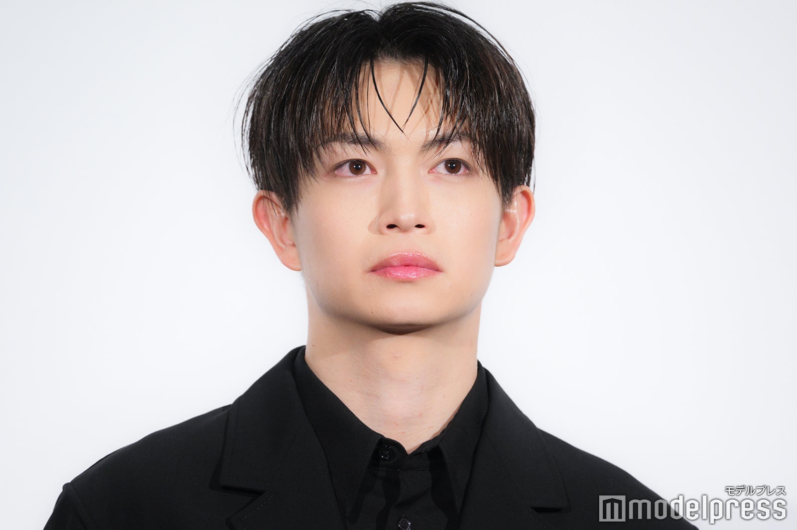 綱啓永（C）モデルプレス