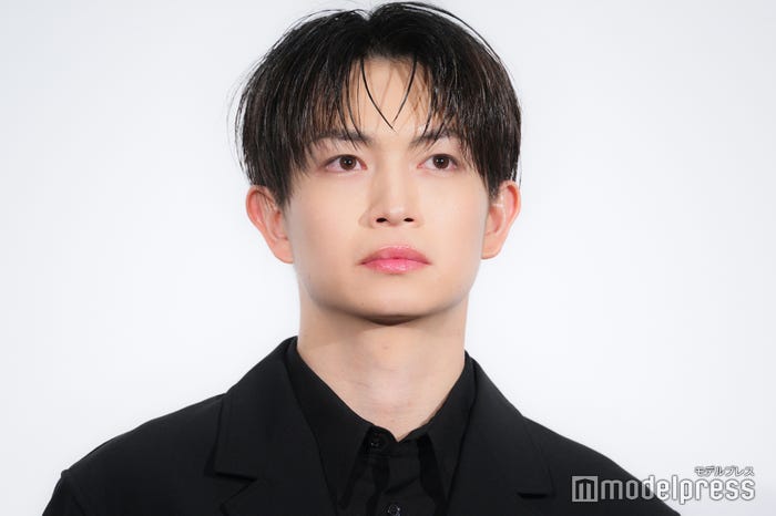 綱啓永(C)モデルプレス