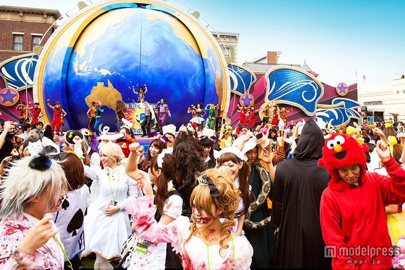 「スリラー」の軽快なリズムに合わせてダンス／画像提供：ユニバーサル・スタジオ・ジャパン