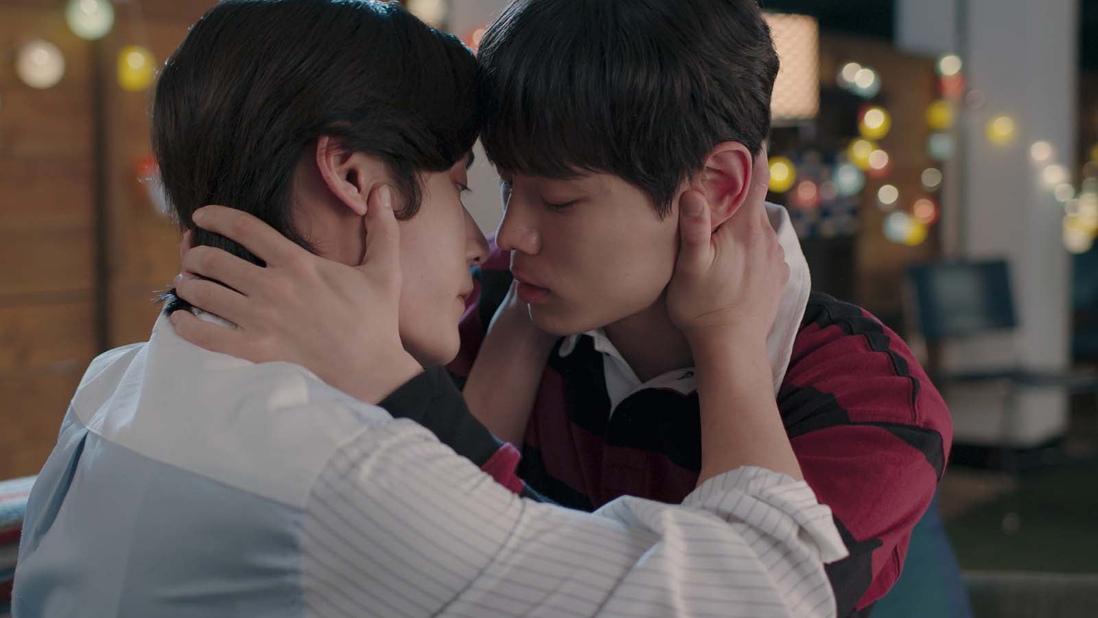 「君の唇を噛みたい」(C) 2021 Moving Pictures Company Co., Ltd. & KUMA All rights reserved.