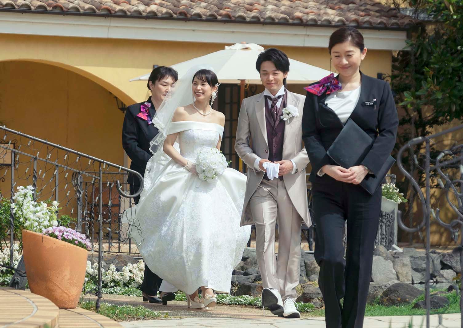 久保田磨希、関水渚、中村倫也、篠原涼子（C）2022「ウェディング・ハイ」製作委員会　