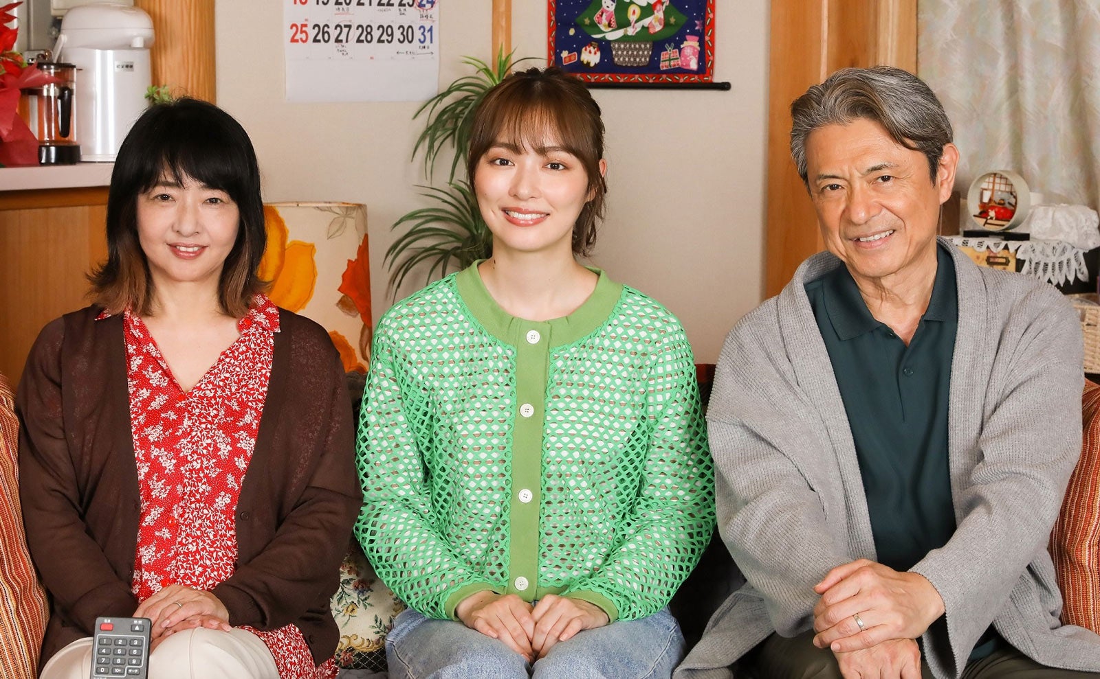 （左から）美保純、内田理央、升毅（C）BS松竹東急／レプロエンタテインメント