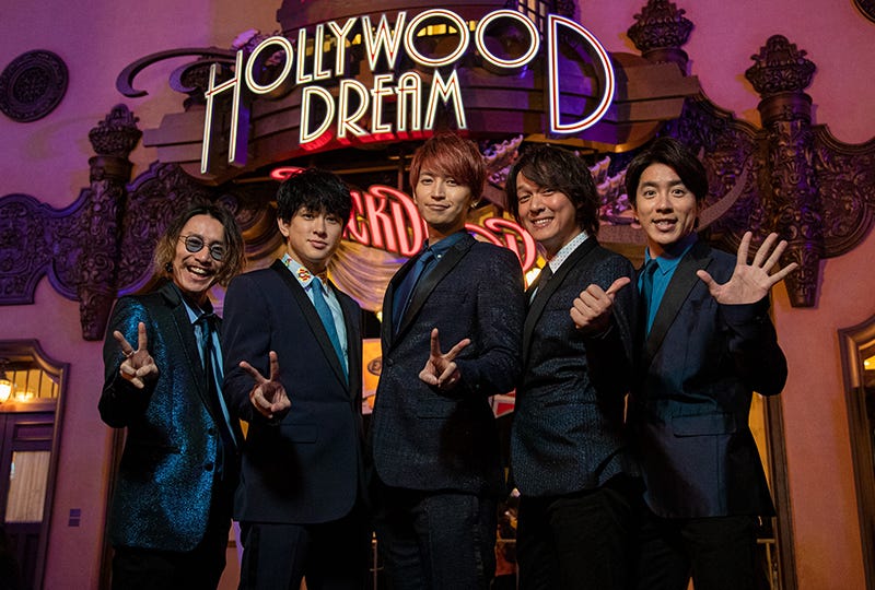 関ジャニ∞、USJにサプライズ登場 10年ぶり完全一新のクリスマスイベントに感動