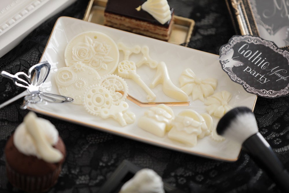 モノクロ・ゴシック スイーツパーティー／画像提供：ベストブライダル