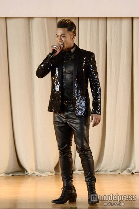 三代目JSB・ELLYの母校で卒業式ライブを開催