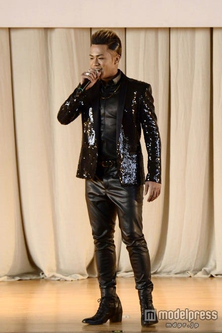 三代目JSB・ELLYの母校で卒業式ライブを開催