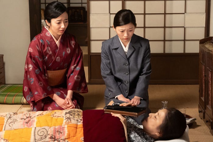 森田望智、伊藤沙莉、石田ゆり子(C)NHK