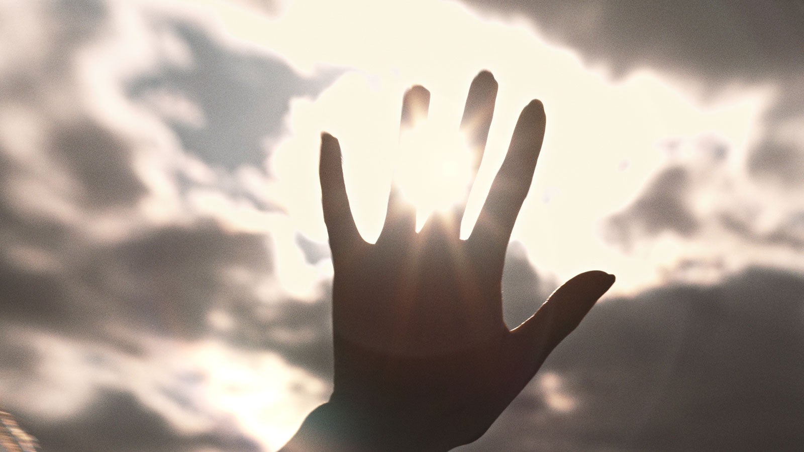 「人生の選択」篇より（C）2019-2020 SQUARE ENIX CO., LTD. All Rights Reserved. Co-Developed by gumi Inc. LOGO ILLUSTRATION:（C）2018 YOSHITAKA AMANO