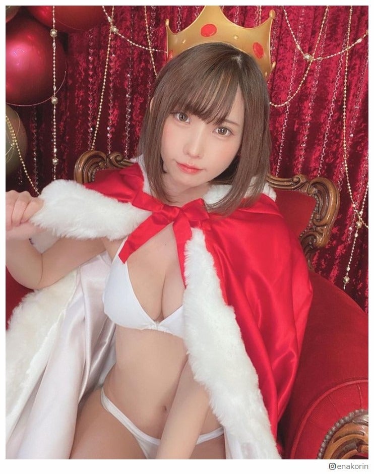 えなこ、インスタフォロワー200万人突破 美ボディビキニショットで報告