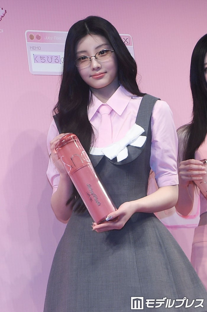 ILLITウォンヒ、日本イベントに出席「今日帰らないといけない」タイトなスケジュールの中来日