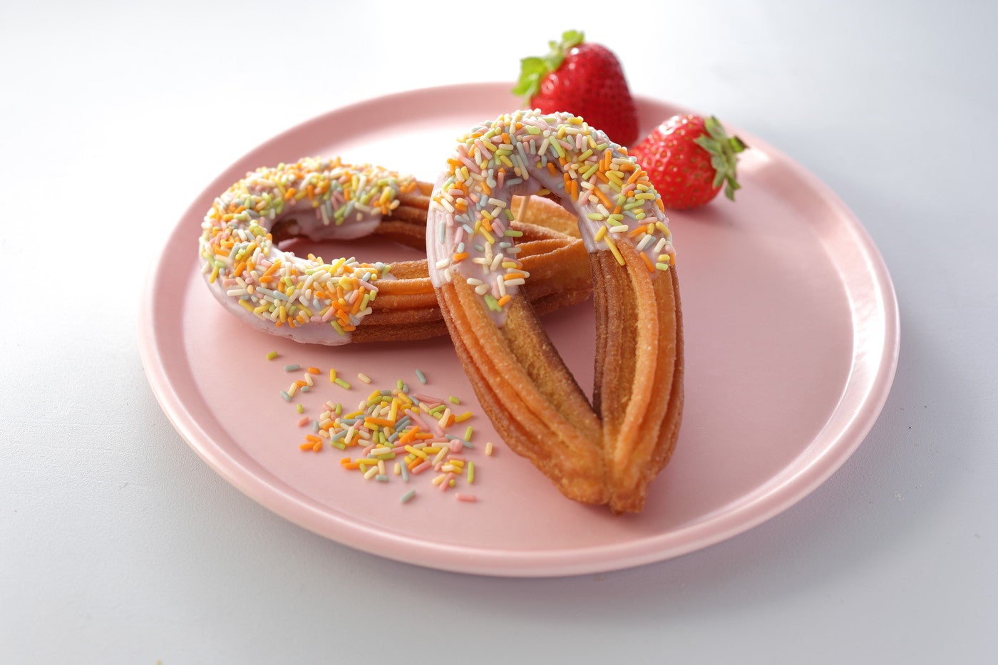 クリスピーストロベリーチュロ ¥300／画像提供：スターバックス コーヒー ジャパン