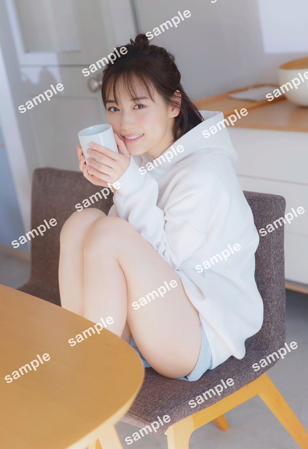 乃木坂46 山下美月 生写真 2023.August-Ⅱ アメリカンポップ 乃木坂46山下美月、ヘルシー美ボディ披露のナチュラルカット解禁