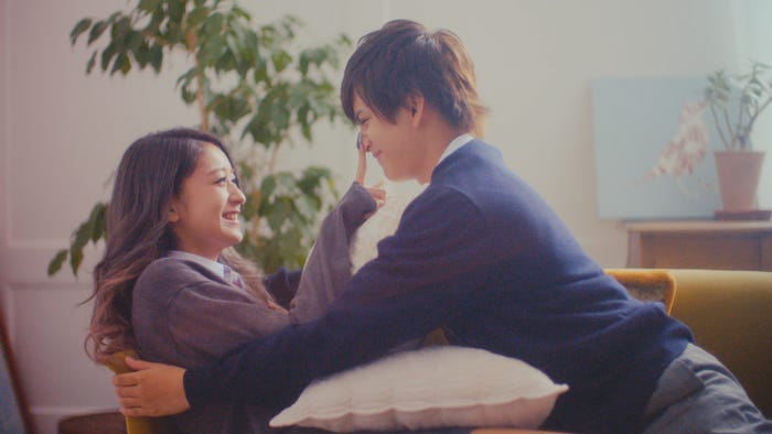 みちょぱ&中島健/lol「bye bye」MVより