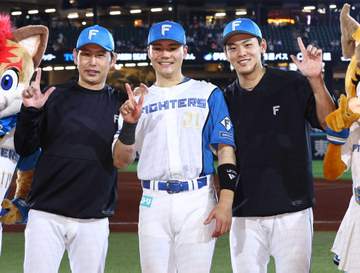 日本ハム「昨日代打送りやがって打法」清宮幸先制打＆野村2発 前日スタメン落ち水谷も2ラン奮起 シーズン折り返しで40勝到達