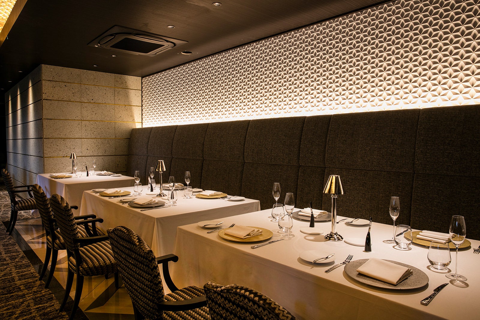 ダイニング／画像提供：株式会社KANAYA RESORTS