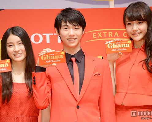羽生結弦選手、松井愛莉ら美女に挟まれ「照れます」 笑顔で女優にアドバイス送る