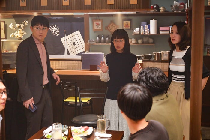 水川かたまり、藤間爽子、剛力彩芽「良いこと悪いこと」第1話(C)日本テレビ
