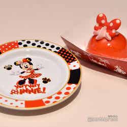 クランベリー・バニラムースケーキ、スーベニアプレート付き（800円）（C）モデルプレス（C）Disney