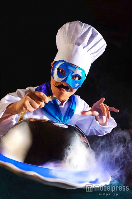 ディズニーの“目隠しレストラン”に大反響　魔法の力で「美女と野獣」の世界へ