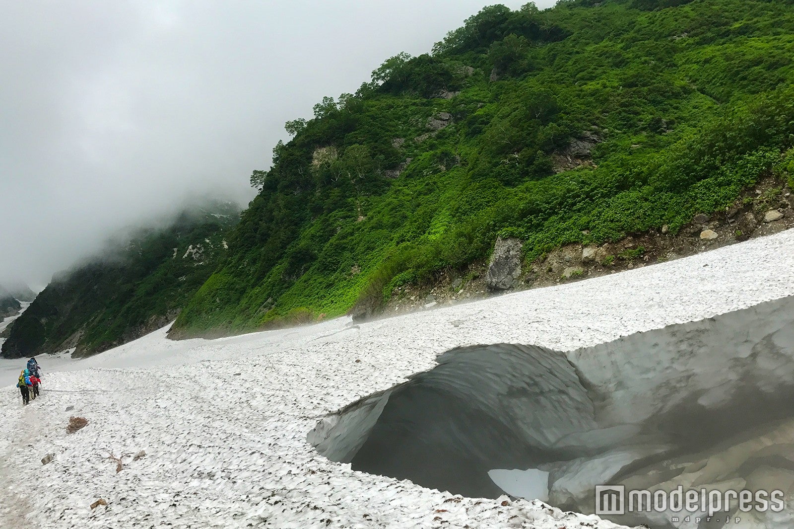 クレバス（C）モデルプレス