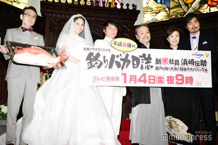 (左から)吹越満、広瀬アリス、濱田岳、西田敏行、浅田美代子、小澤征悦 (C)モデルプレス