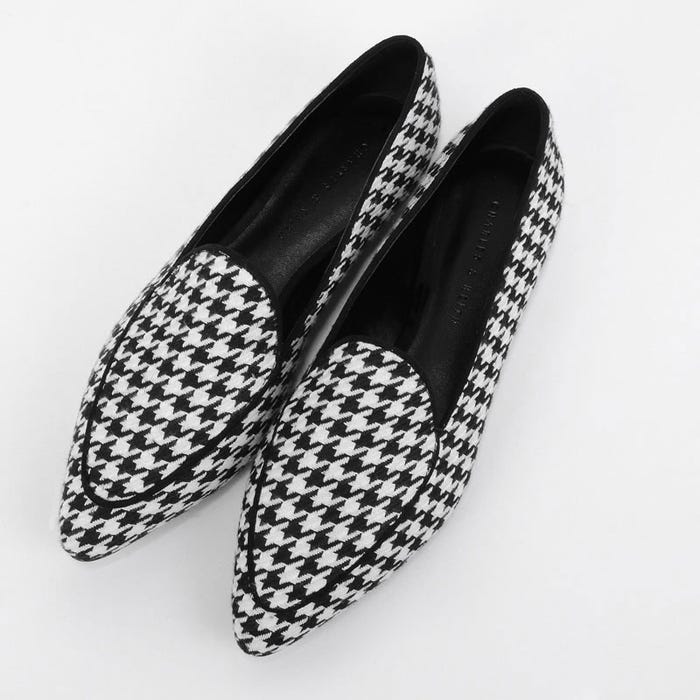 テクスチャードスリッポンフラット「CHARLES & KEITH」7,020円(税込)/画像提供:CHARLES & KEITH