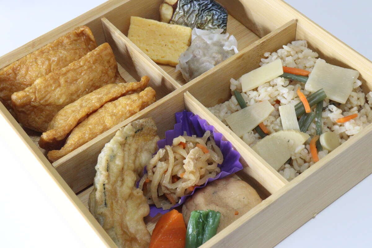 ダイソー 一段重箱(仕切付) ダイソーの一段重箱(仕切付)の使用例