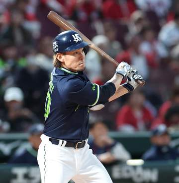 ヤクルト 先発の高梨が四回に今季初安打となる適時打 「8番・投手」ズバリ
