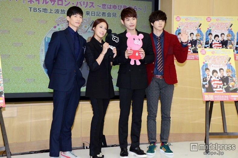 （左から）ソン・ジェリム、パク・ギュリ（KARA）、チョン・ジフ、チョンドゥン（MBLAQ）