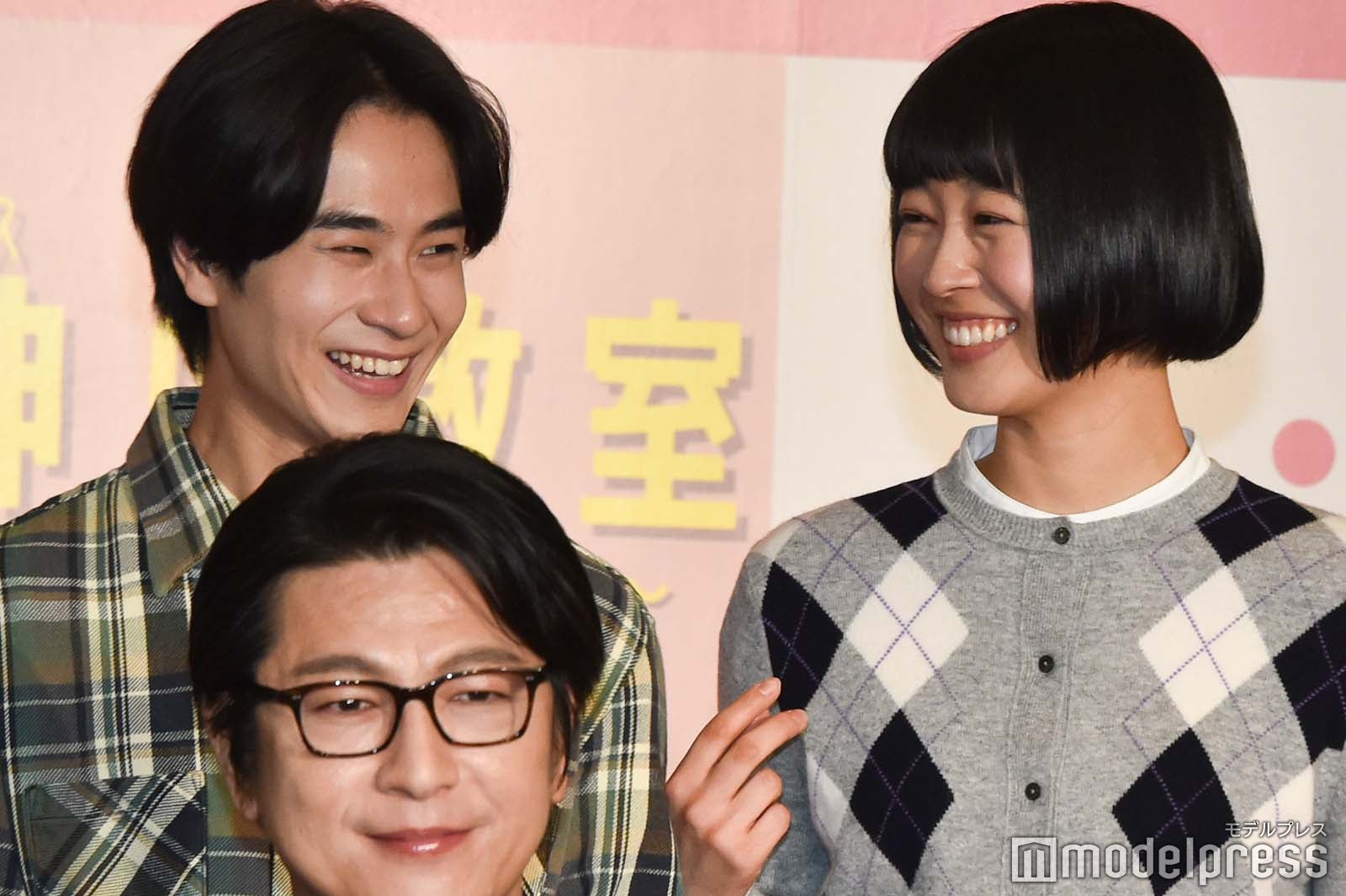 仲良く話す前田旺志郎、河村花 （C）モデルプレス