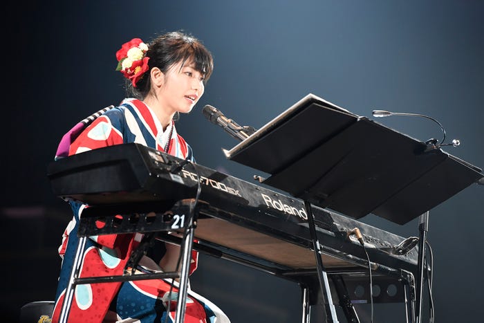 横山由依「AKB48グループ同時開催コンサートin横浜~今年はランクインできました祝賀会~」(C)AKS