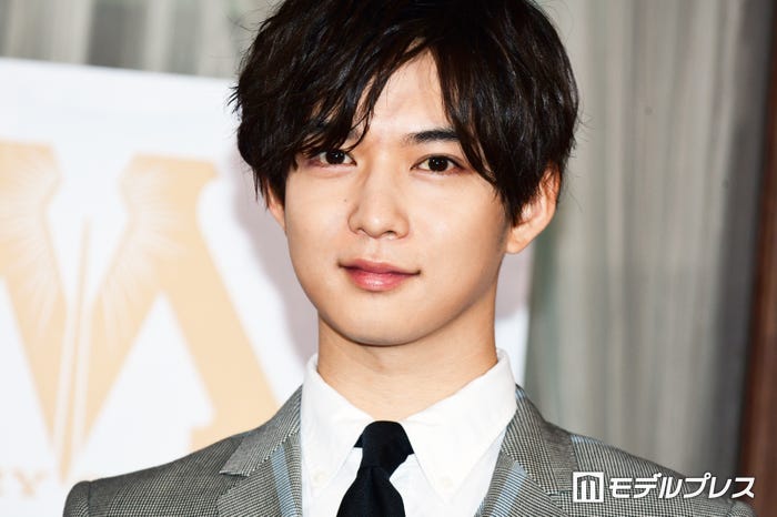 千葉雄大 大人なセンター分けからキュートなゆるふわウェーブまで 振り幅無限大の髪型遍歴 モデルプレス 千葉雄大 大人なセンター分けからキュートなゆるふわウェーブまで 振り幅無限大の髪型遍歴 モデルプレス