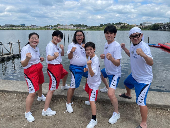 (左から)ガンバレルーヤ(よしこ、まひる)、中岡創一、村山輝星、藤井貴彦アナウンサー、宮川大輔(C)日本テレビ