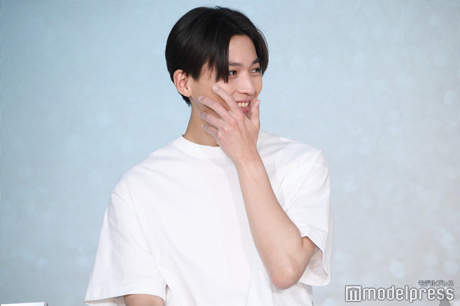 武田真治のコメントに笑う八木勇征（C）モデルプレス