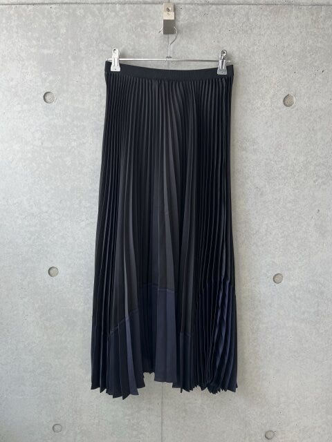 UNIQLO:C ユニクロ プリーツカラーブロックスカート ブラック UNIQLO:C ユニクロ プリーツカラーブロックスカート ブラック