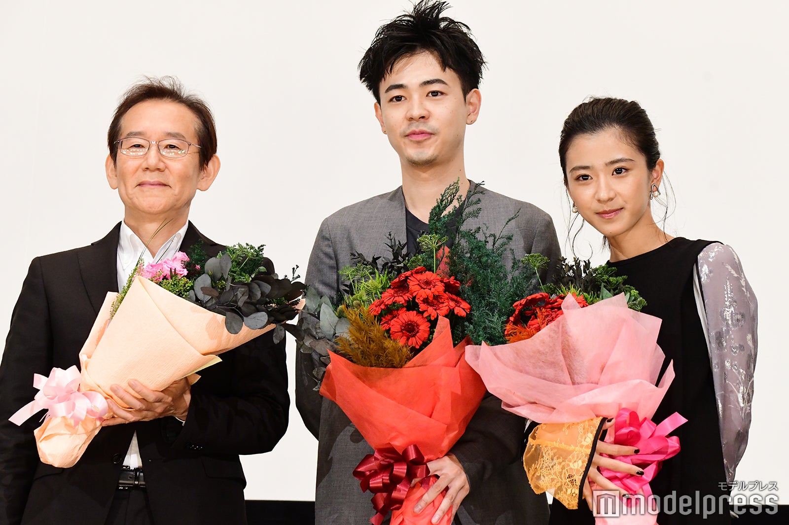 周防正行監督、成田凌、黒島結菜（C）モデルプレス
