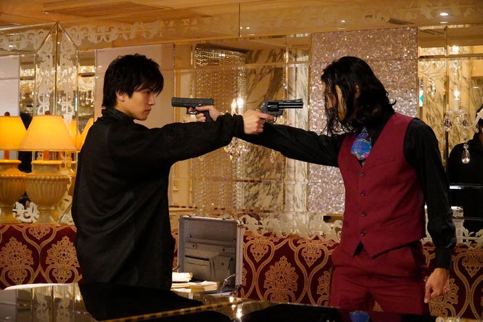 岩田剛典、金子ノブアキ (C)行成薫/集英社(C)映画「名も無き世界のエンドロール」製作委員会(C)エイベックス通信放送