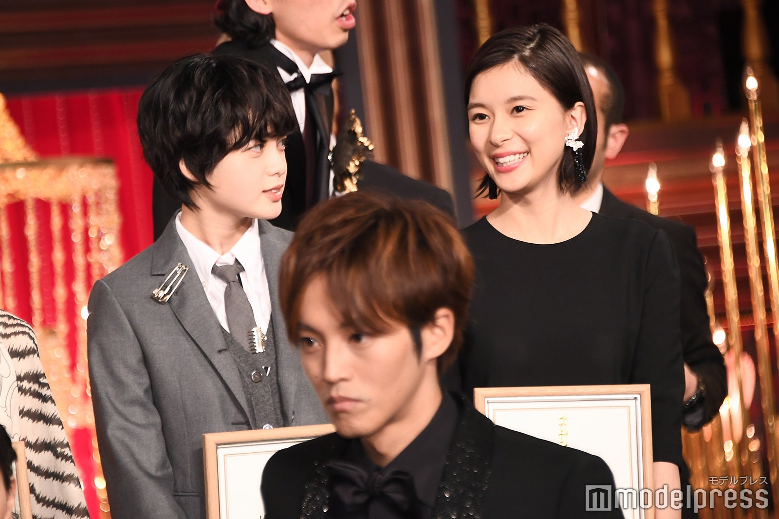 平手友梨奈、芳根京子「第42回日本アカデミー賞」授賞式より（C）モデルプレス