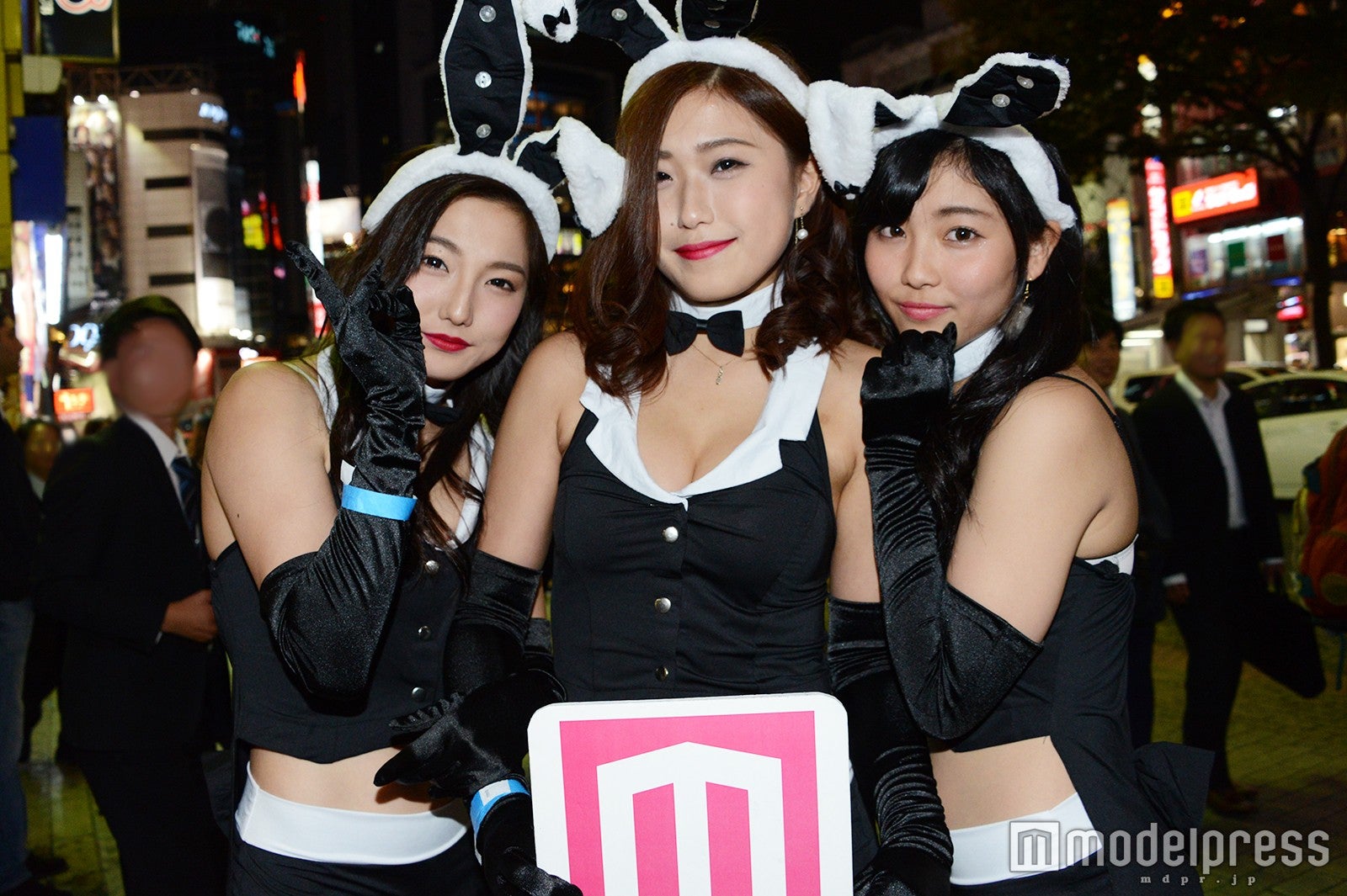 渋谷でのスナップ （C）モデルプレス