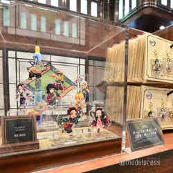 ペンスタンド2,900円(C)モデルプレス